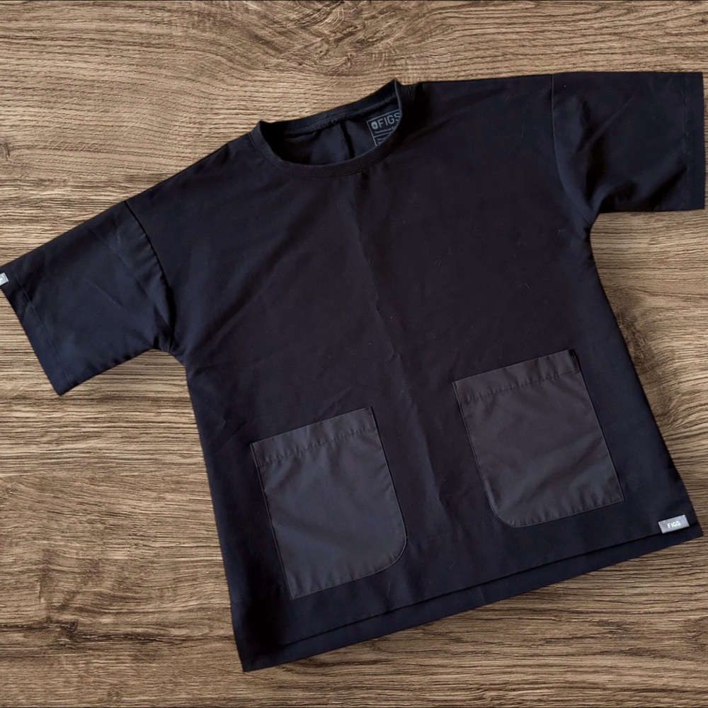 Figs scrub top